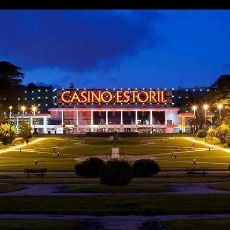 Ocean View Luxury & Terrace Estoril, Cascias Appartamento *