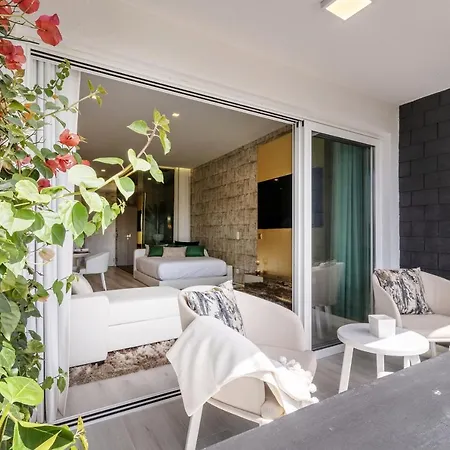 Ocean View Luxury & Terrace Estoril, Cascias *