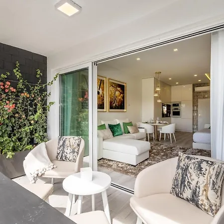 Ocean View Luxury & Terrace Estoril, Cascias Apartment *