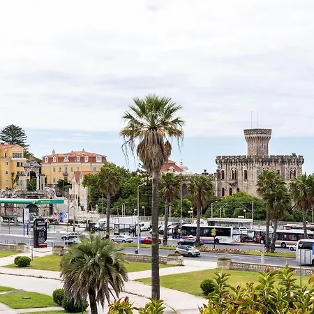 Ocean View Luxury & Terrace Estoril, Cascias Apartment *